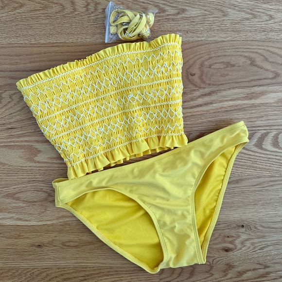 *9* Women's Swim Pieces (4 Tops + 5 Bottoms) - Picture 3 of 12